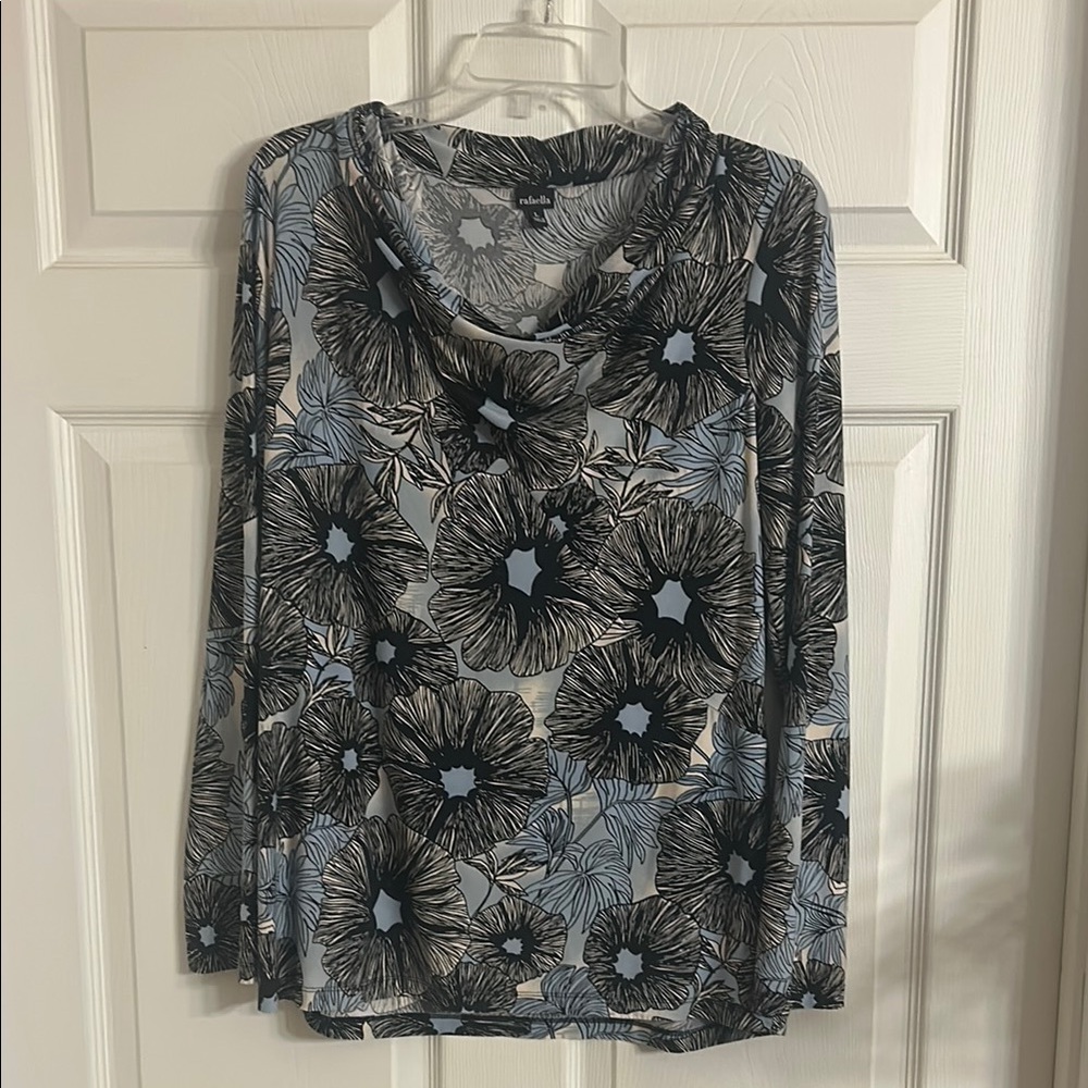 Floral Long Sleeve Top in Black and Gray